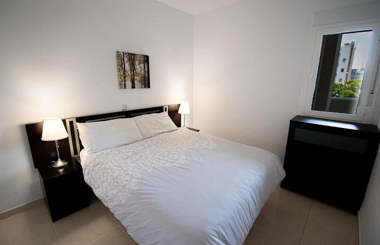 Benal Beach Superb Beach Front 1 Bedroom Apartment, Sleeps 5 Benalmádena 0*,  Espagne