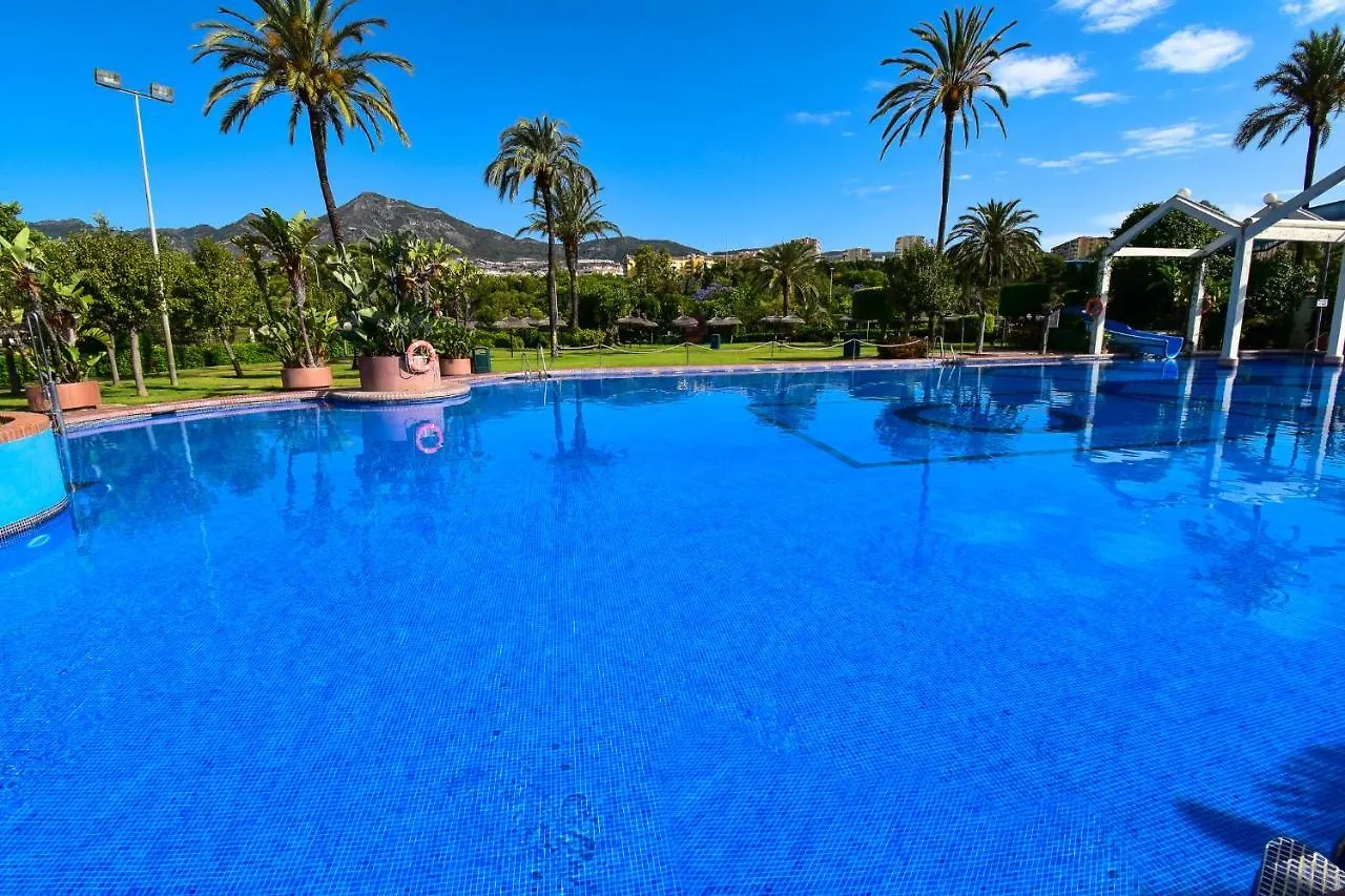 Benal Beach Superb Beach Front 1 Bedroom Apartment, Sleeps 5 Benalmadena Spain