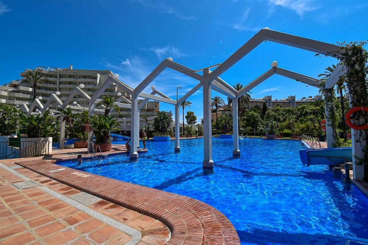Benal Beach Superb Beach Front 1 Bedroom Apartment, Sleeps 5 Benalmadena 0*,  Spain